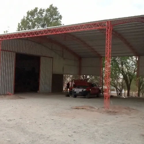 Tinglados metálicos para maquinaria y vehículos rurales